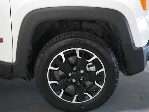 Used 2023 Jeep Renegade Trailhawk w/ Trailhawk Elite Group image 12