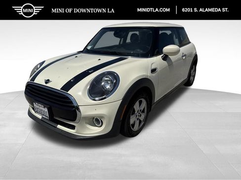 Used 2021 MINI Cooper 2-Door Hardtop FWD image 1
