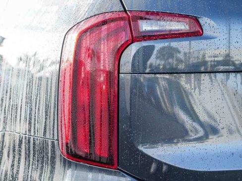 Certified 2023 Kia Telluride S w/ S Sunroof Package image 9