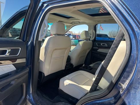 Used 2016 Ford Explorer Platinum image 24
