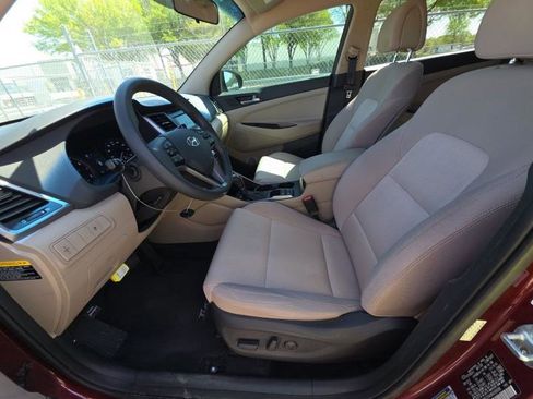 Used 2017 Hyundai Tucson SE image 11