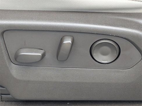 Used 2021 GMC Yukon SLT w/ SLT Premium Package image 21