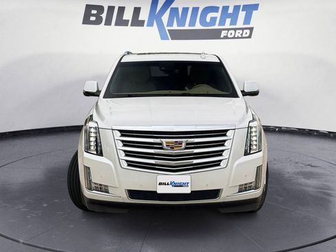 Used 2018 Cadillac Escalade Platinum AWD/4WD image 8