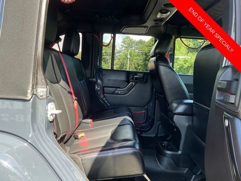 Used 2017 Jeep Wrangler Unlimited Rubicon image 13