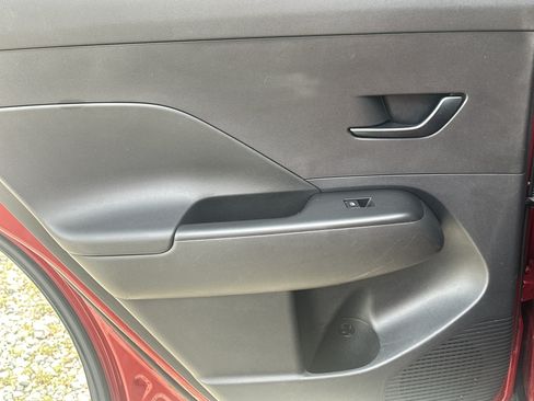 Used 2025 Hyundai Kona SEL FWD image 21