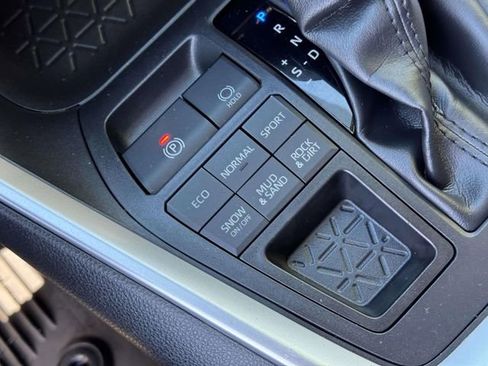 Used 2019 Toyota RAV4 XLE w/ Convenience Package AWD/4WD image 30