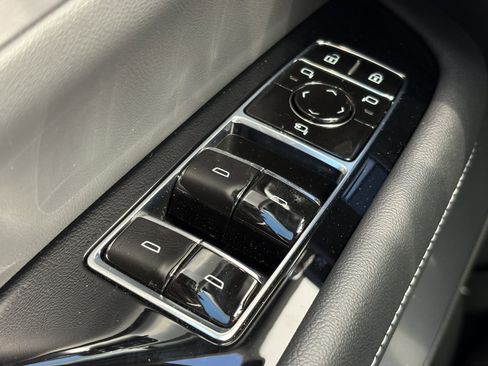 New 2026 Cadillac Vistiq Sport image 33