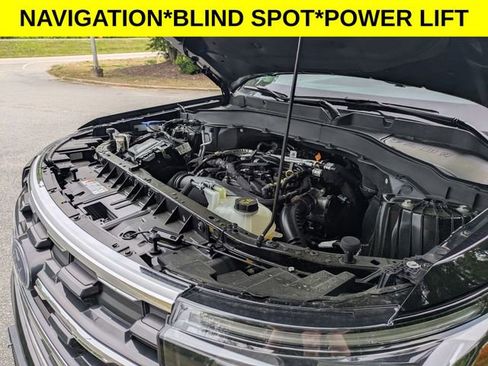 Used 2025 Ford Explorer Active RWD image 40