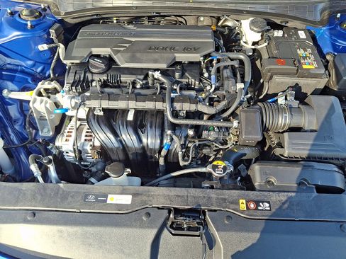 Certified 2025 Hyundai Elantra Sport image 28