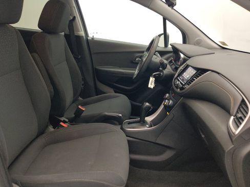 Used 2020 Chevrolet Trax LS w/ Tint and Cruise Package FWD image 21