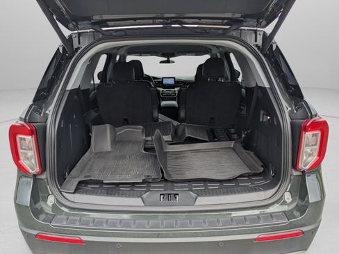 Used 2023 Ford Explorer XLT w/ Equipment Group 202A RWD image 11