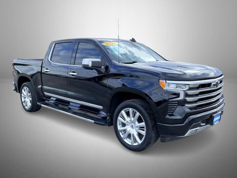Used 2023 Chevrolet Silverado 1500 High Country w/ High Country Premium Package AWD/4WD image 3