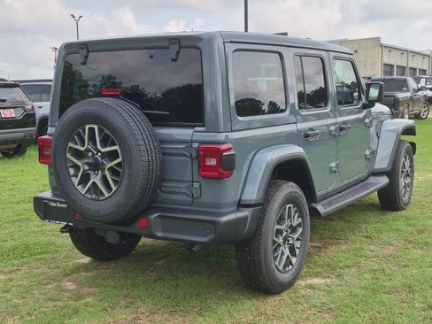 New 2026 Jeep Wrangler Unlimited Sahara AWD/4WD image 7