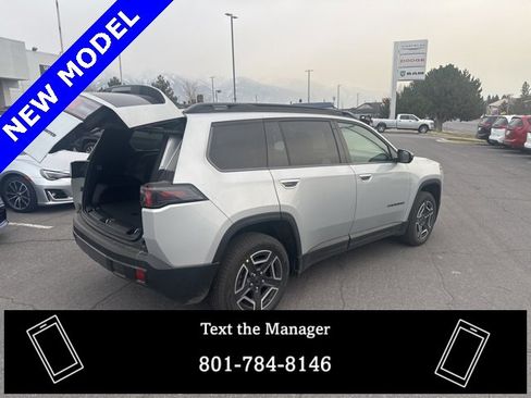 New 2026 Jeep Cherokee Laredo image 9