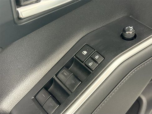 Certified 2022 Toyota Highlander XLE image 29