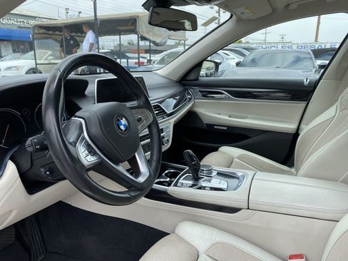Used 2016 BMW 740i RWD image 19