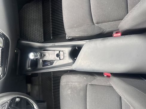 Used 2018 Toyota C-HR XLE FWD image 13
