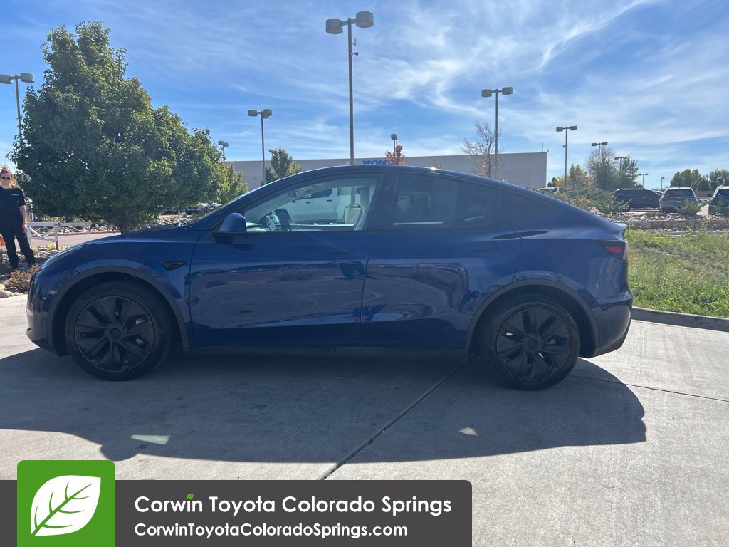 Used 2024 Tesla Model Y Long Range AWD/4WD image 4