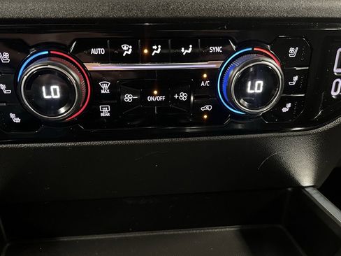 Used 2022 Chevrolet Silverado 1500 High Country image 44