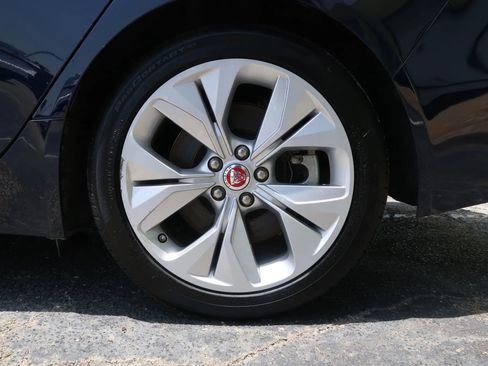 Used 2020 Jaguar XE S image 58