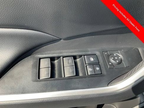 Used 2025 Toyota RAV4 XLE FWD image 5