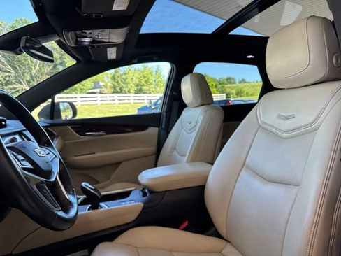 Used 2019 Cadillac XT5 Luxury AWD/4WD image 3
