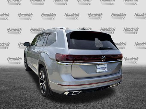 Used 2025 Volkswagen Atlas SEL Premium R-Line image 8