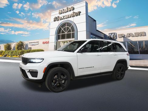Used 2024 Jeep Grand Cherokee Limited w/ Luxury Tech Group II AWD/4WD image 11