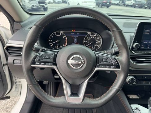 Used 2024 Nissan Altima 2.5 SR FWD image 19