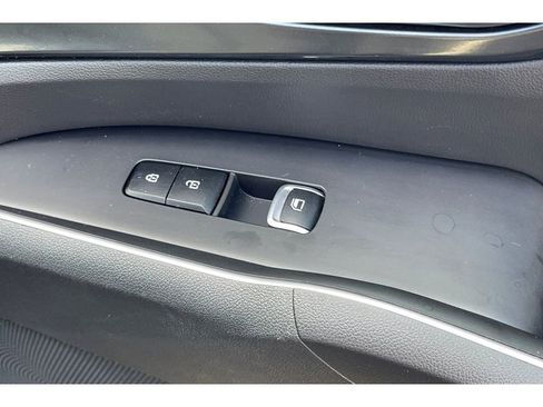 Used 2023 Kia Sorento LX image 21