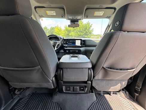 Used 2022 Chevrolet Silverado 1500 LT AWD/4WD image 22