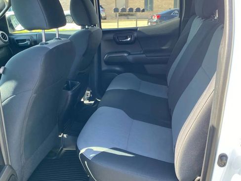 Used 2021 Toyota Tacoma TRD Off-Road image 24