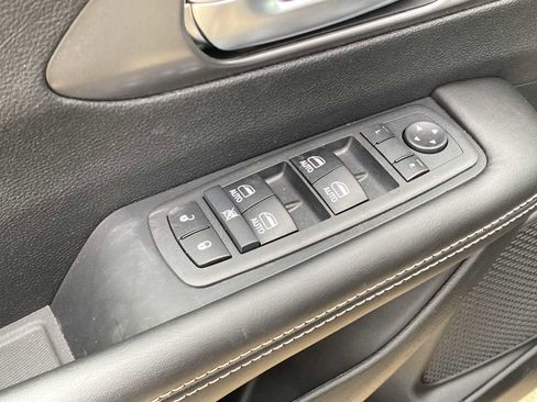 New 2026 Chrysler Pacifica Select image 20