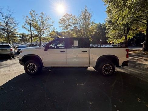 Used 2025 Chevrolet Silverado 1500 ZR2 w/ Technology Package image 3