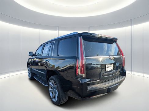 Used 2018 Cadillac Escalade Luxury image 6