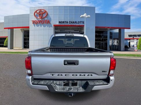 Used 2019 Toyota Tacoma TRD Off-Road w/ Technology Package image 9