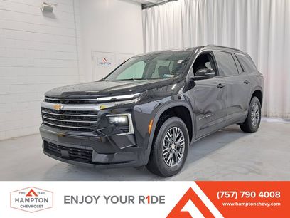 Used 2025 Chevrolet Traverse LT