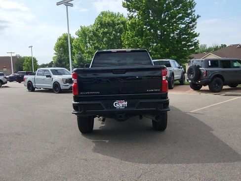 Used 2025 Chevrolet Silverado 2500 Custom w/ Custom Value Package AWD/4WD image 4