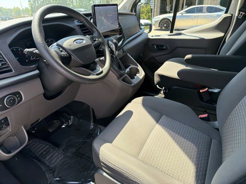 Used 2025 Ford Transit 350 XLT RWD image 19