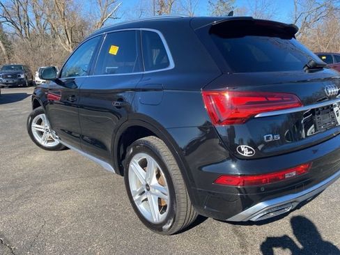 Used 2021 Audi Q5 e Premium w/ Convenience Package image 4
