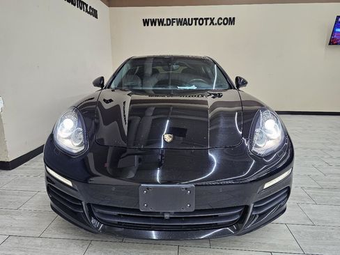 Used 2016 Porsche Panamera image 3