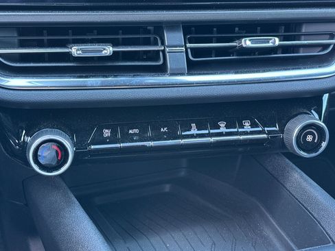 Used 2026 Chevrolet Equinox EV LT image 30