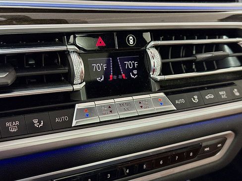 Used 2020 BMW X7 xDrive40i w/ Executive Package image 18