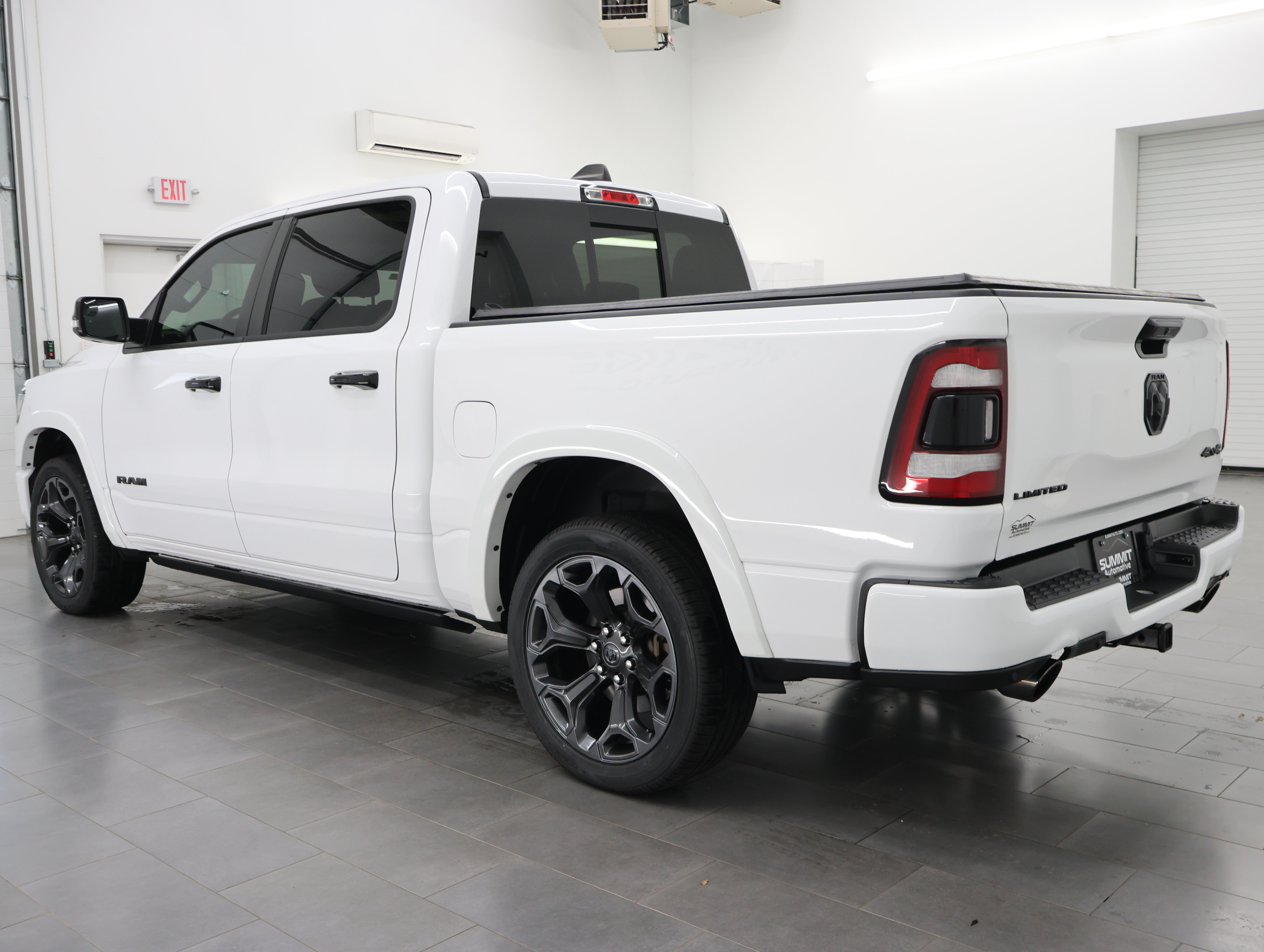 Used 2023 RAM 1500 Limited w/ Night Edition AWD/4WD image 6