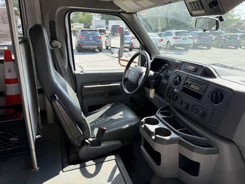 Used 2016 Ford E-450 and Econoline 450 Super Duty w/ Shuttle Bus Prep Package RWD image 12