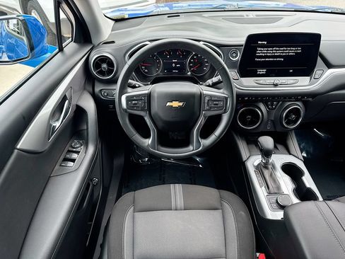 Used 2024 Chevrolet Blazer LT w/ Convenience Package FWD image 11