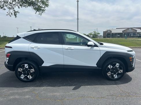 Used 2025 Hyundai Kona SEL AWD/4WD image 4