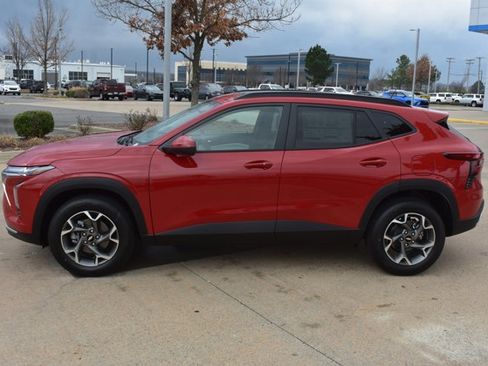 New 2026 Chevrolet Trax LT w/ Sunroof Package image 10