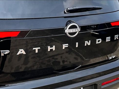 Certified 2024 Nissan Pathfinder SV FWD image 29