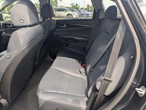 Used 2018 Kia Sorento L FWD image 16
